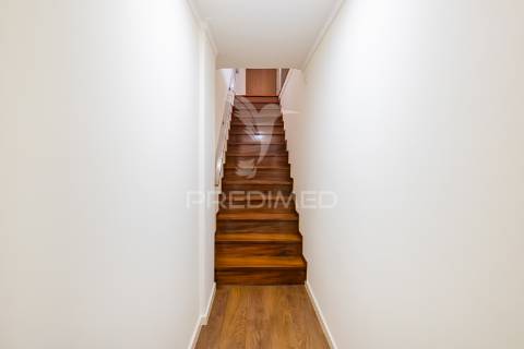 Apartamento t5 duplex em ferreiros