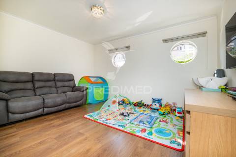 Apartamento t5 duplex em ferreiros