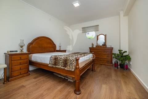 Apartamento t5 duplex em ferreiros