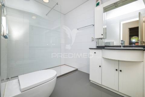 Apartamento t5 duplex em ferreiros