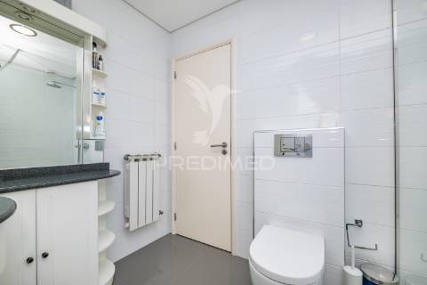 Apartamento t5 duplex em ferreiros