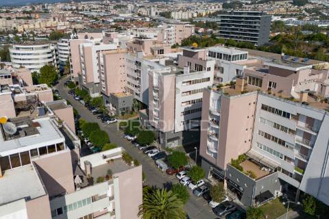 Apartamento t5 duplex em ferreiros