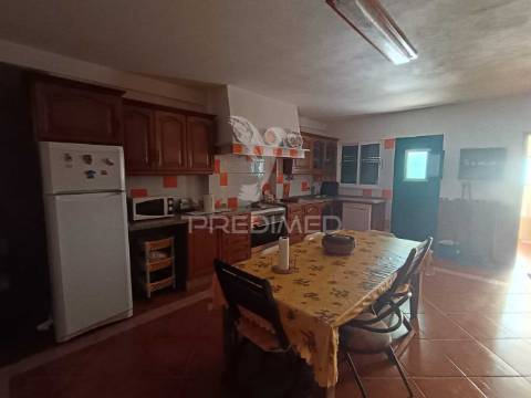 Moradia t3 com quintal e churrasqueira em são vicente – elvas