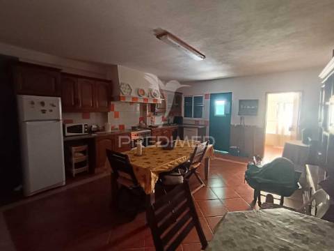 Moradia t3 com quintal e churrasqueira em são vicente – elvas