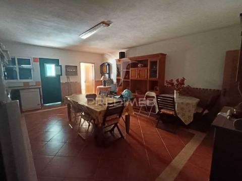 Moradia t3 com quintal e churrasqueira em são vicente – elvas