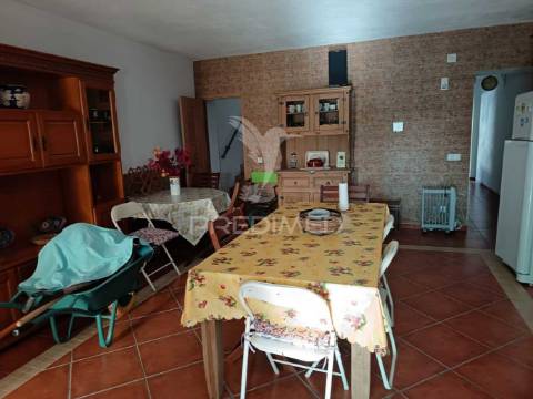 Moradia t3 com quintal e churrasqueira em são vicente – elvas