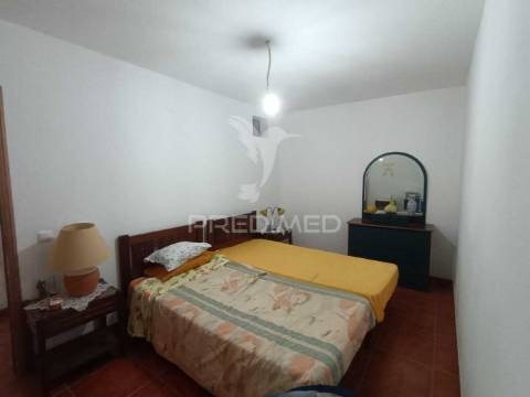 Moradia t3 com quintal e churrasqueira em são vicente – elvas