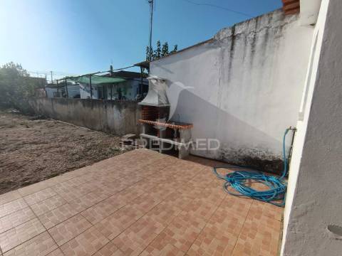 Moradia t3 com quintal e churrasqueira em são vicente – elvas