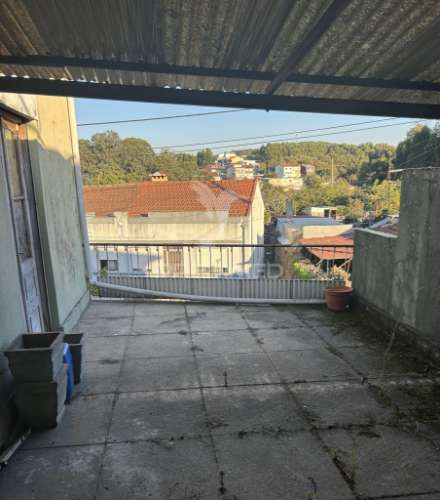 Vende-se prédio/armazem devoluto