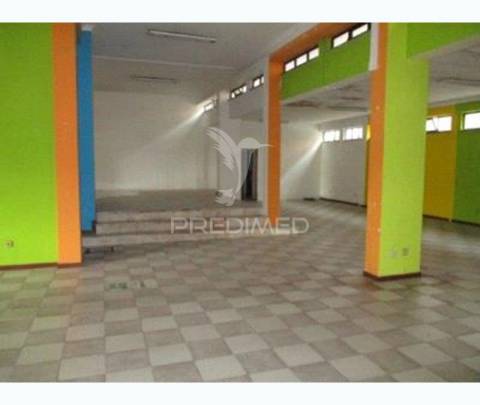 Loja para comercio no centro de nelas