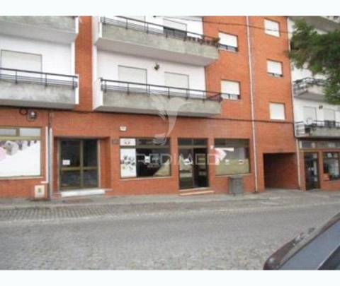 Loja para comercio no centro de nelas