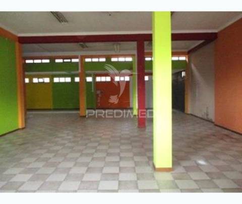 Loja para comercio no centro de nelas