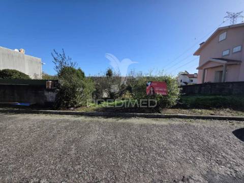Lote de terreno, urbano, em olival-vn gaia