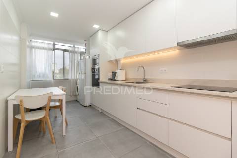 Apartamento t2 remodelado nas paivas