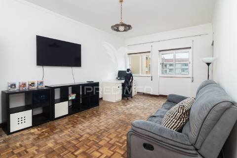 Apartamento t2 remodelado nas paivas