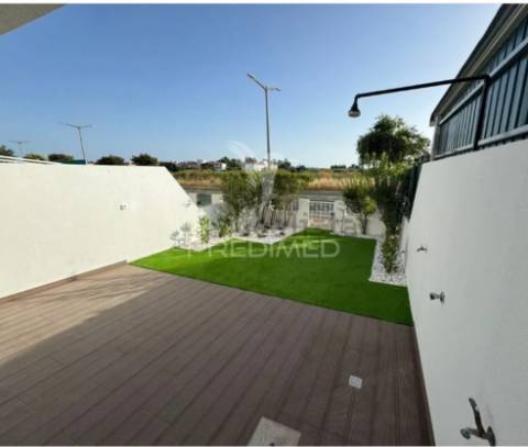 ? moradia geminada t3 em altura – faro, algarve