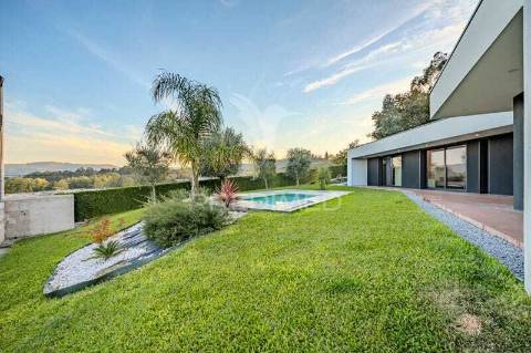 ? moradia térrea t4 de luxo – póvoa de lanhoso