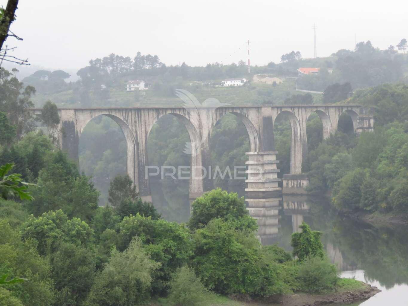 Terreno – 24.000 m²  com frente de rio, ancoradouro e pequena praia