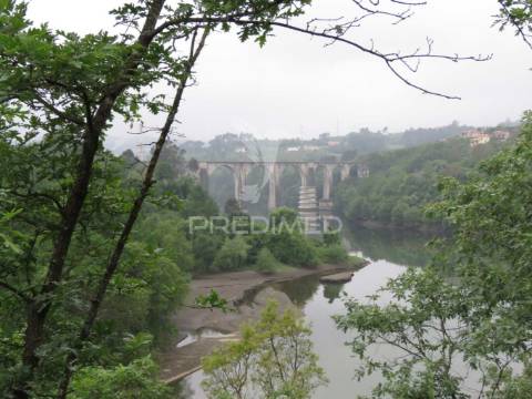 Terreno – 24.000 m²  com frente de rio, ancoradouro e pequena praia