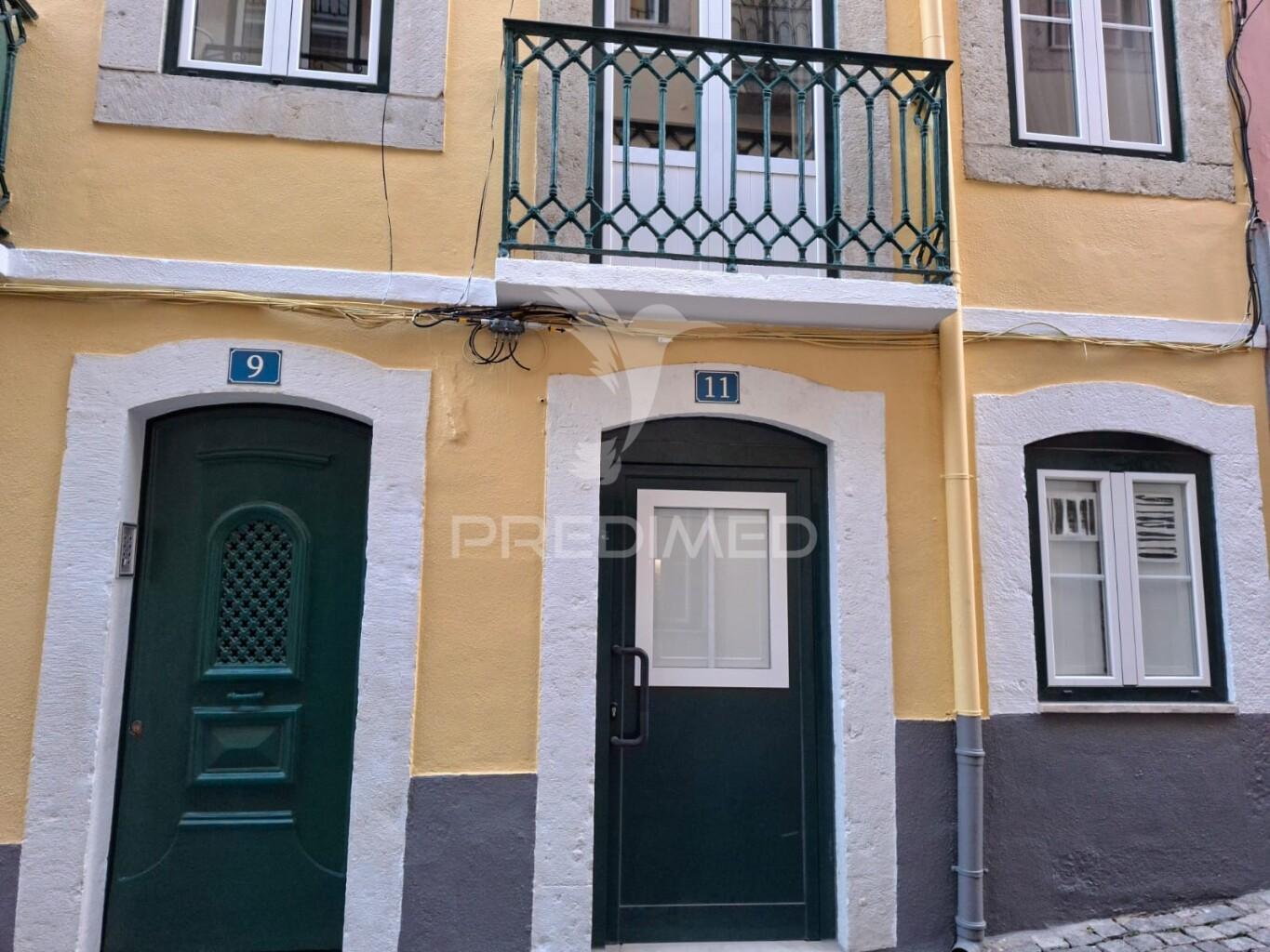 Apartamento t2 com pátio exterior.