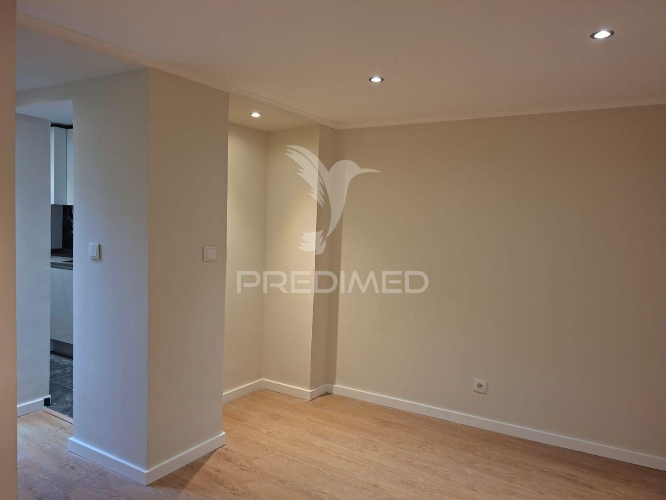 Apartamento t2 com pátio exterior.