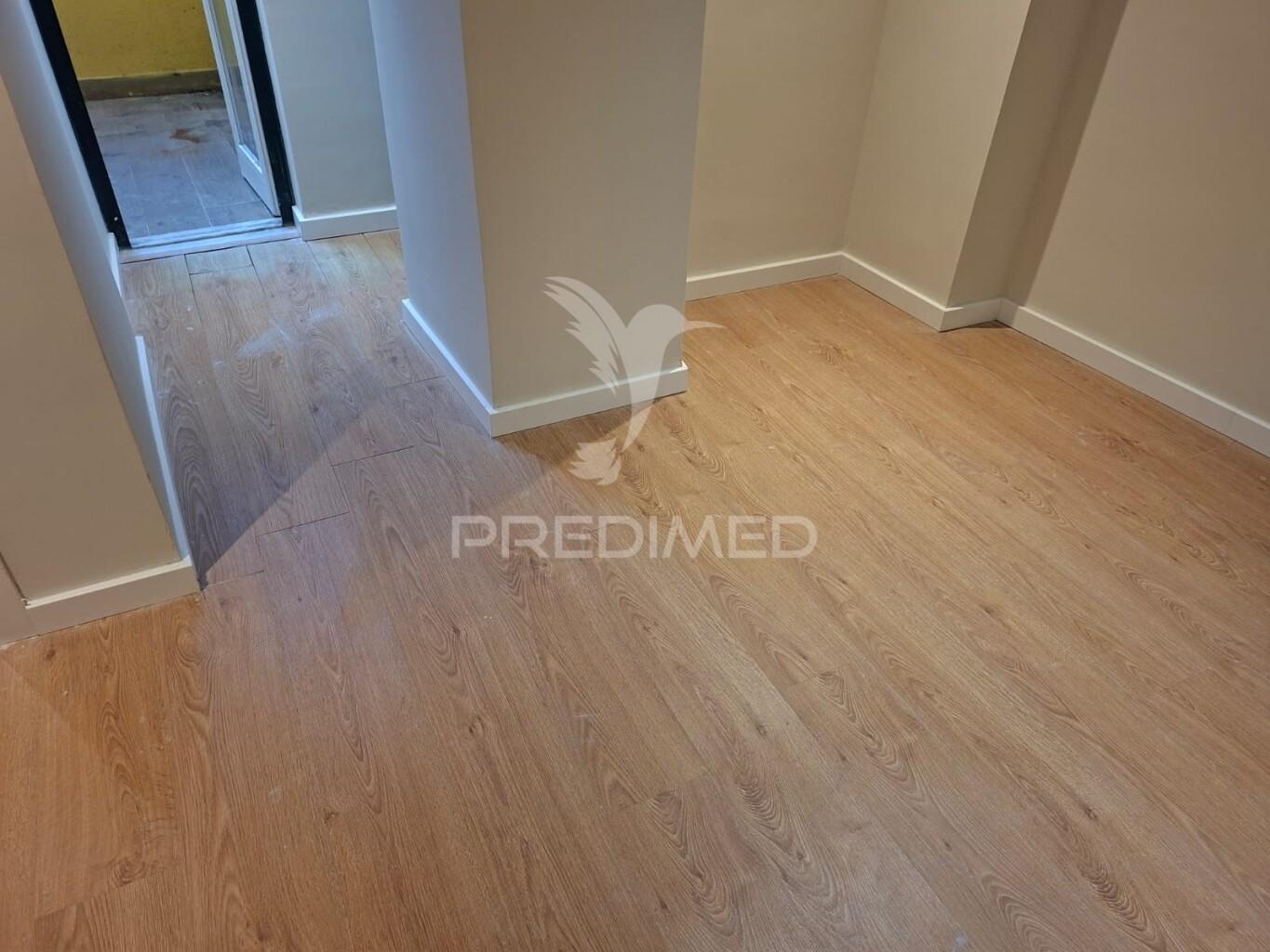 Apartamento t2 com pátio exterior.