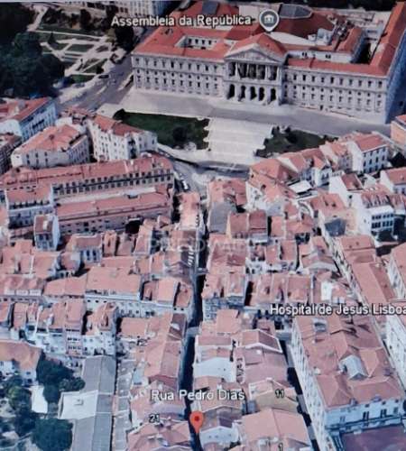 Apartamento t2 com pátio exterior.