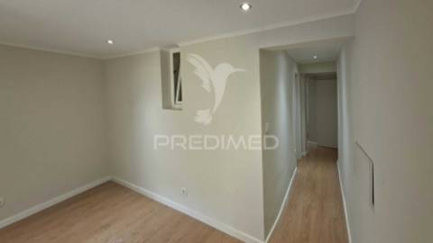 Apartamento t2 com pátio privativo exterior.