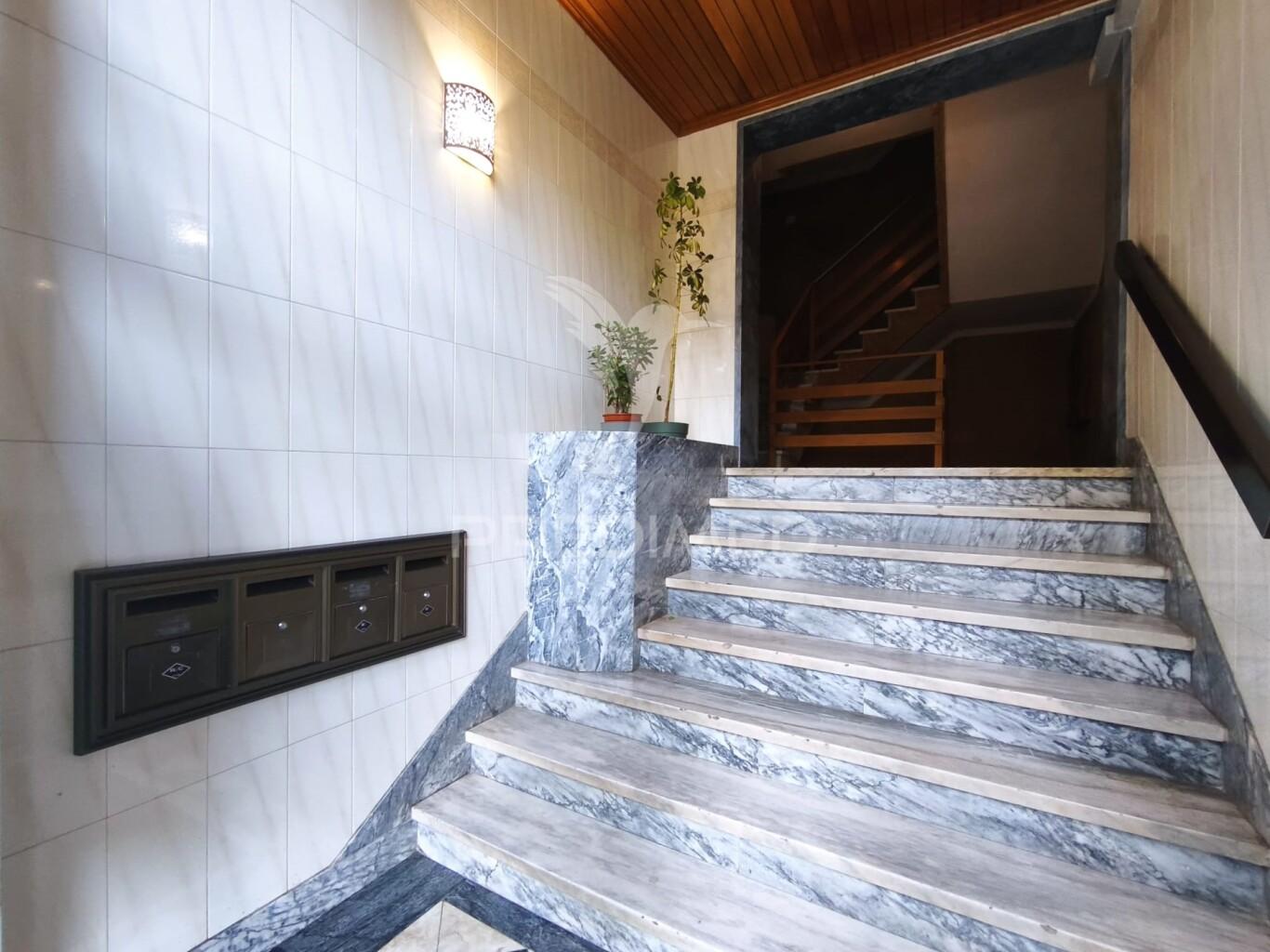 Apartamento t2 | amadora | mina de água