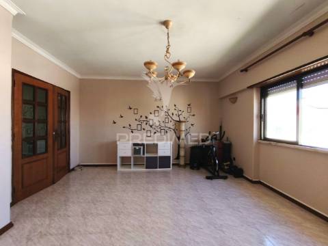 Apartamento t2 | amadora | mina de água