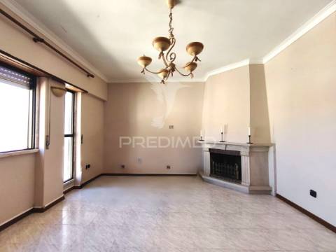 Apartamento t2 | amadora | mina de água