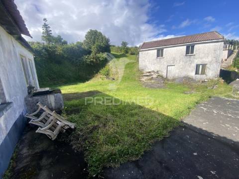 Moradia t3 em fase de reconstrução com projeto aprovado – norte grande