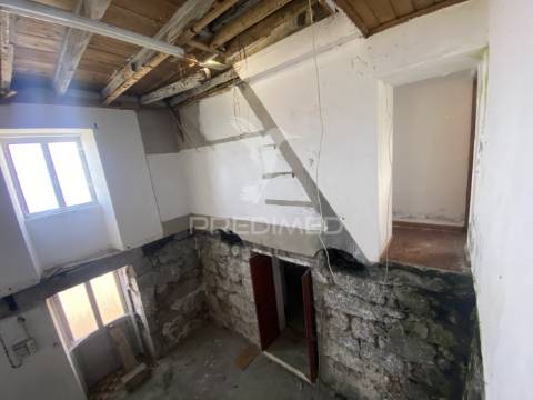 Moradia t3 em fase de reconstrução com projeto aprovado – norte grande