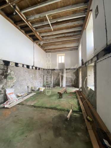 Moradia t3 em fase de reconstrução com projeto aprovado – norte grande