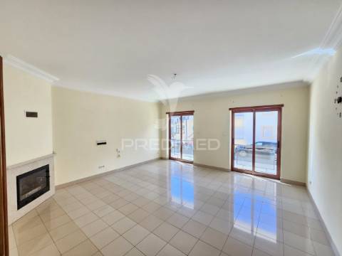 Apartamento t3 com garagem e piscina em beja