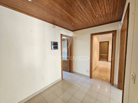 Apartamento t3 com garagem e piscina em beja