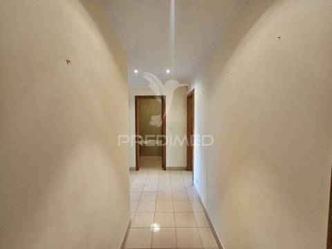 Apartamento t3 com garagem e piscina em beja