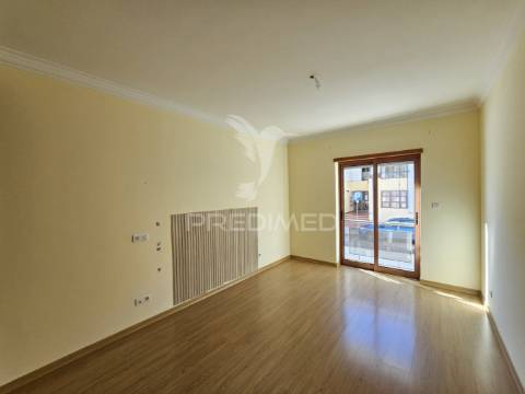 Apartamento t3 com garagem e piscina em beja