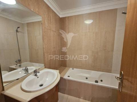 Apartamento t3 com garagem e piscina em beja