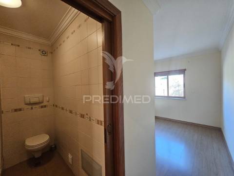 Apartamento t3 com garagem e piscina em beja