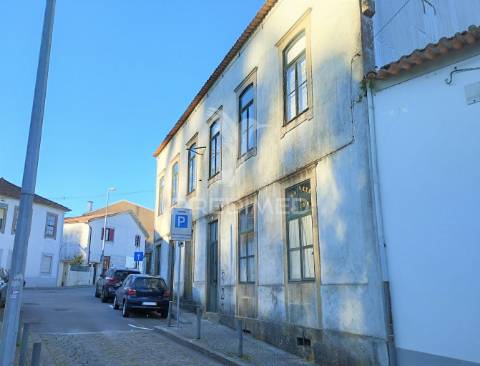 Moradia secular no coração de gondomar