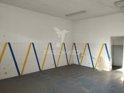 Moradia secular no coração de gondomar