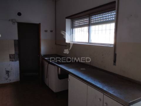 Moradia secular no coração de gondomar