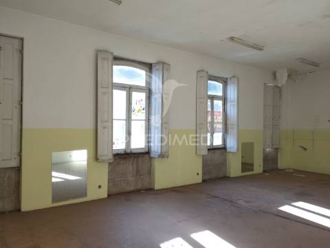 Moradia secular no coração de gondomar