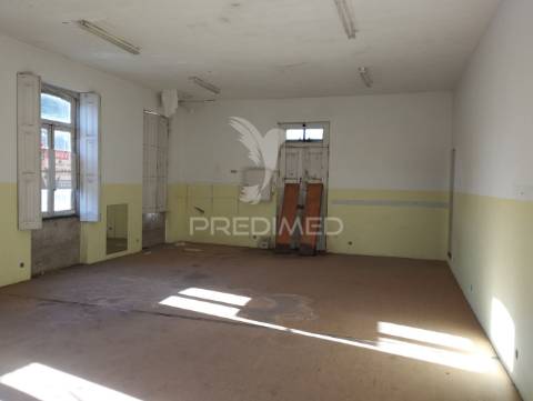 Moradia secular no coração de gondomar