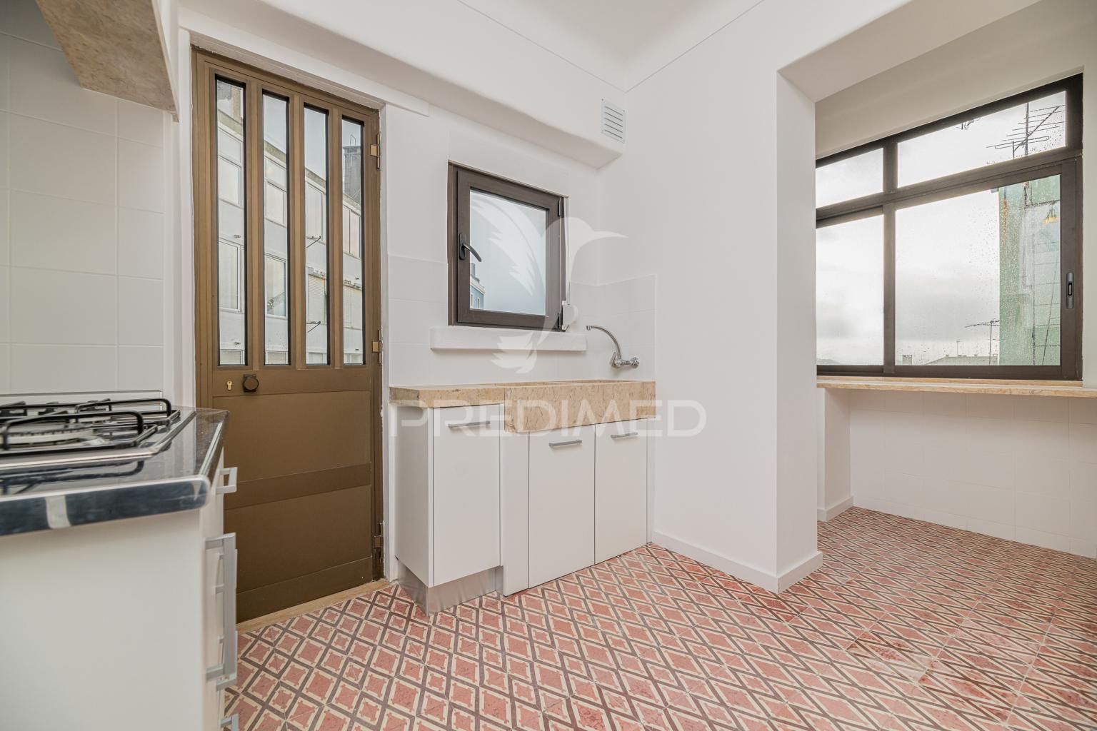 Apartamento t3 em alcântara