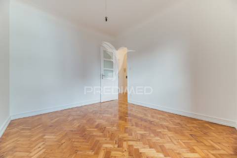 Apartamento t3 em alcântara