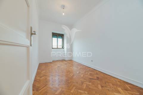 Apartamento t3 em alcântara