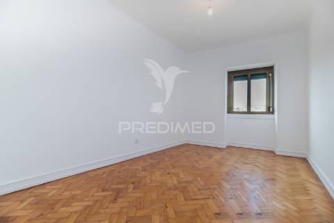 Apartamento t3 em alcântara