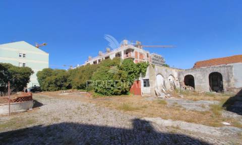 Terreno urbano em área de construção - montijo